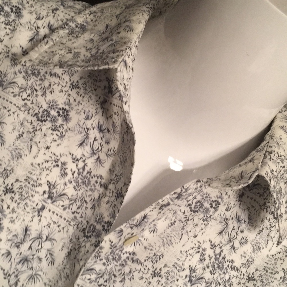 Lightweight Summer Button Down Blouse - image 6